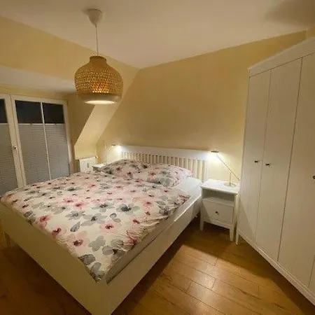 Strandstraße 32 - 04-52